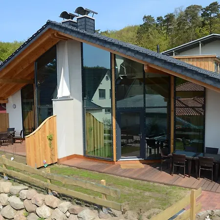 Luv & Lee - Apt. 02 *