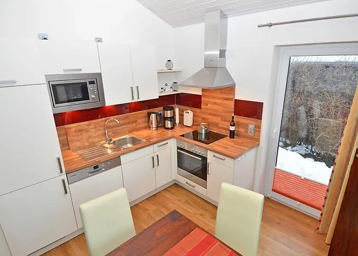 Luv & Lee - Apt. 02 *