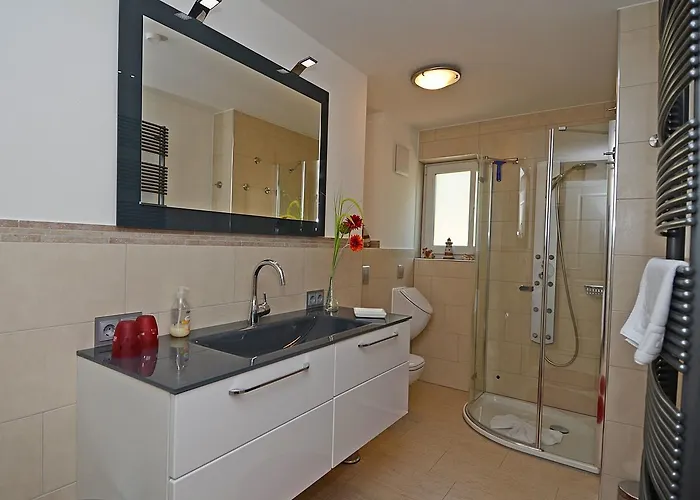 Luv & Lee - Apt. 02 Апартаменти *